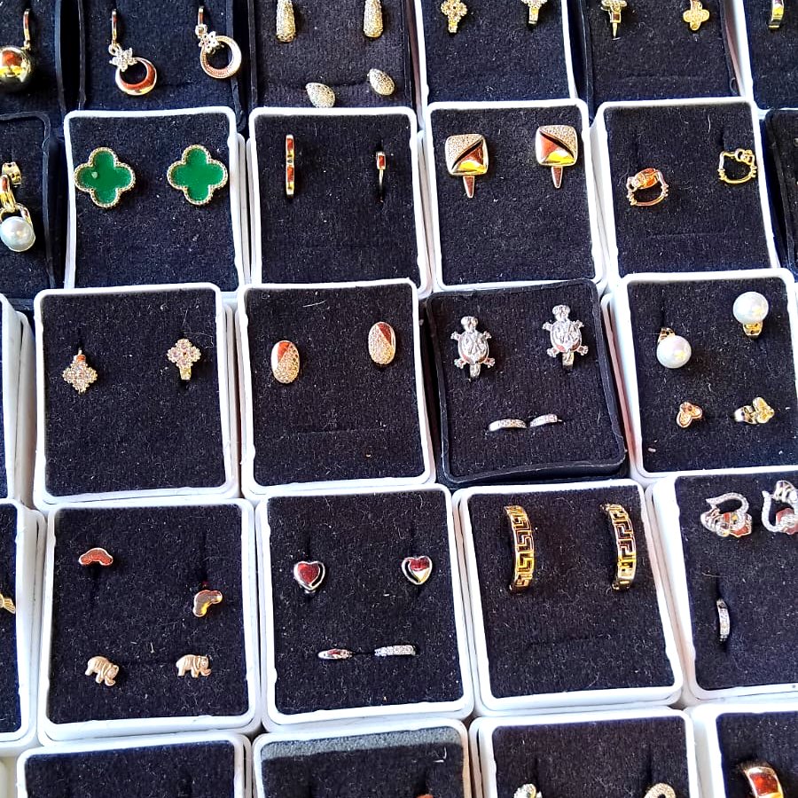 Aretes Variados
